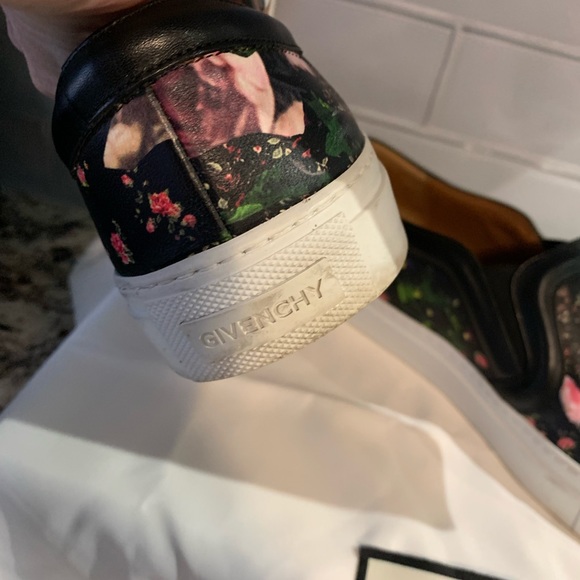 Givenchy slip on sneakers with rose detail - Picture 5 of 8